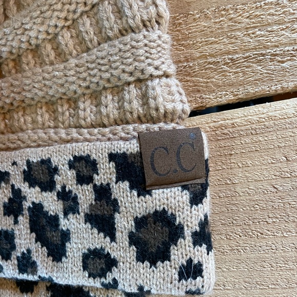 Women’s Beanie - Picture 2 of 3